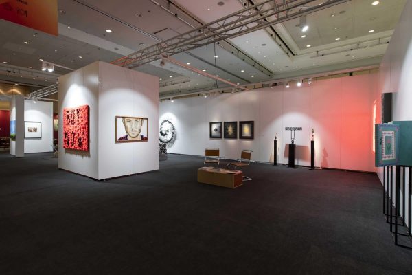 Contemporary_Istanbul_2019_Installation_View_Anna_Laudel_Low_14